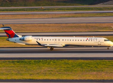 Delta Connection Endeavor Air Bombardier CRJ-900